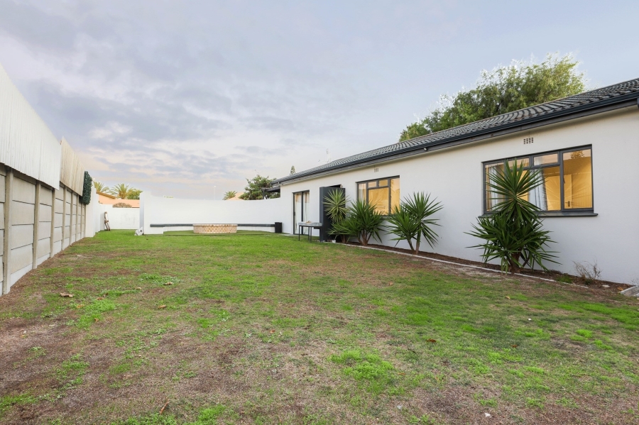 3 Bedroom Property for Sale in Bothasig Western Cape
